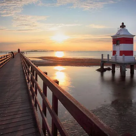 Seafront Functional דירה ליגננו סביאדורו
